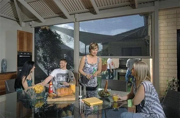 Zipscreen outdoor blinds motorised