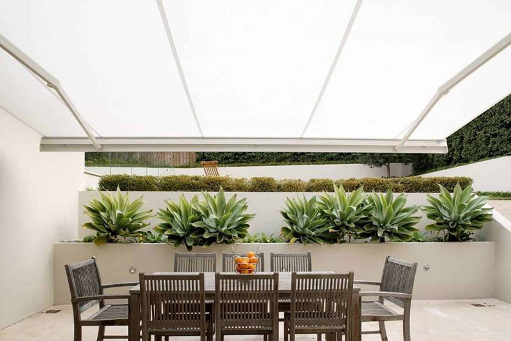 Stanbond SA - Outdoor Blinds Adelaide - Image of folding arm retractable awnings
