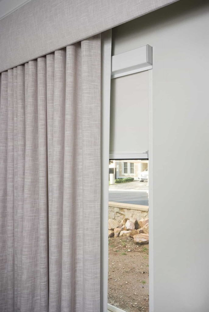 Stan Bond SA - Indoor Blinds Adelaide - Close up image of curtains with pelmet